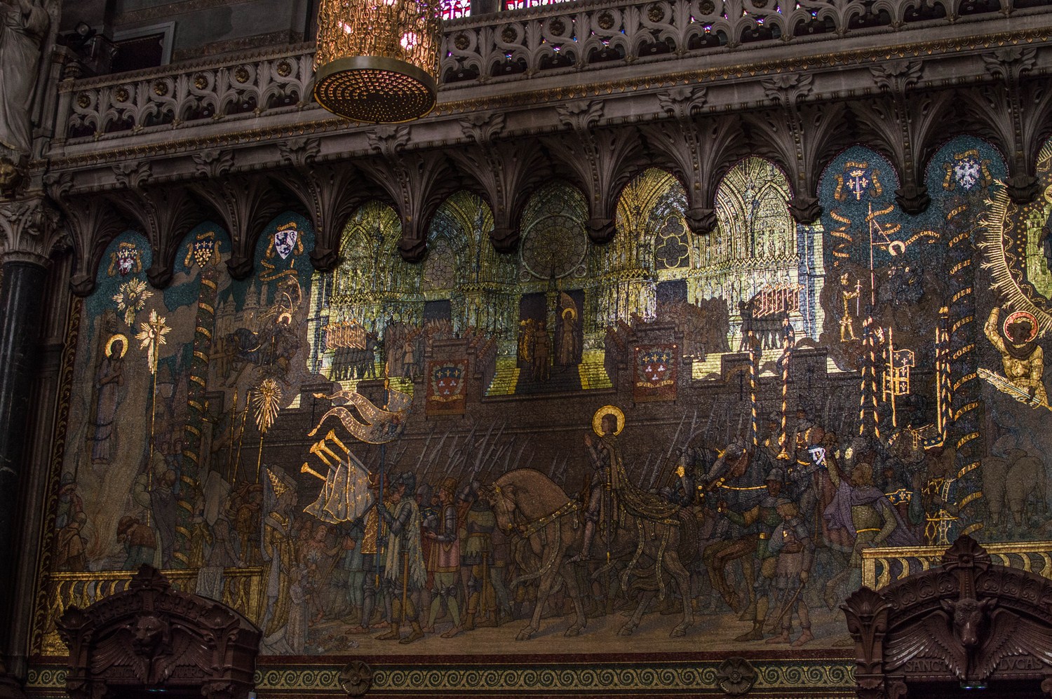 Trois des six mosaïques murales, Jeanne d’Arc délivrant Orléans, la partie droite de La Bataille de Lépante et Le Concile d’Ephèse selon les cartons de Charles Lameire | ORAEDES (2015)