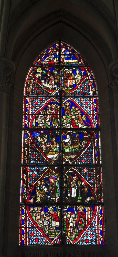 Dans le déambulatoire, vitraux représentant la vie de saint Marcouf, saint Lô, saint Jean-Baptiste et la Parabole du Fils prodigue | ORAEDES (2015)