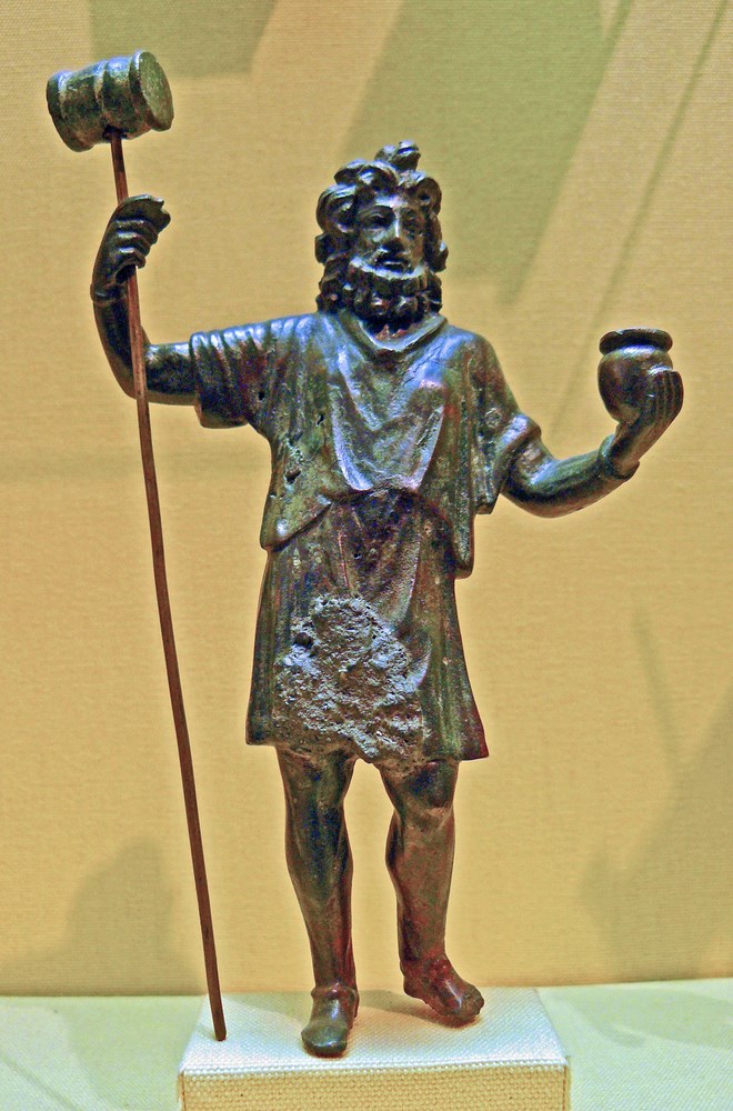 Sucellus (Siren-Com, Musée d’archéologie nationale, 2008)